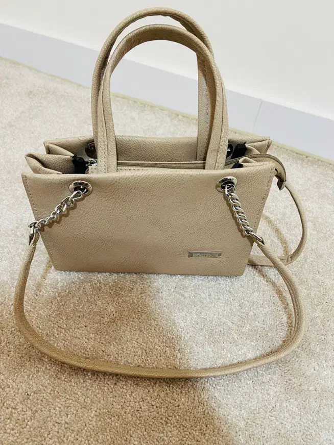 تعداد ۶ عدد کیف زنانه|کیف، کفش، کمربند|مریوان, |دیوار