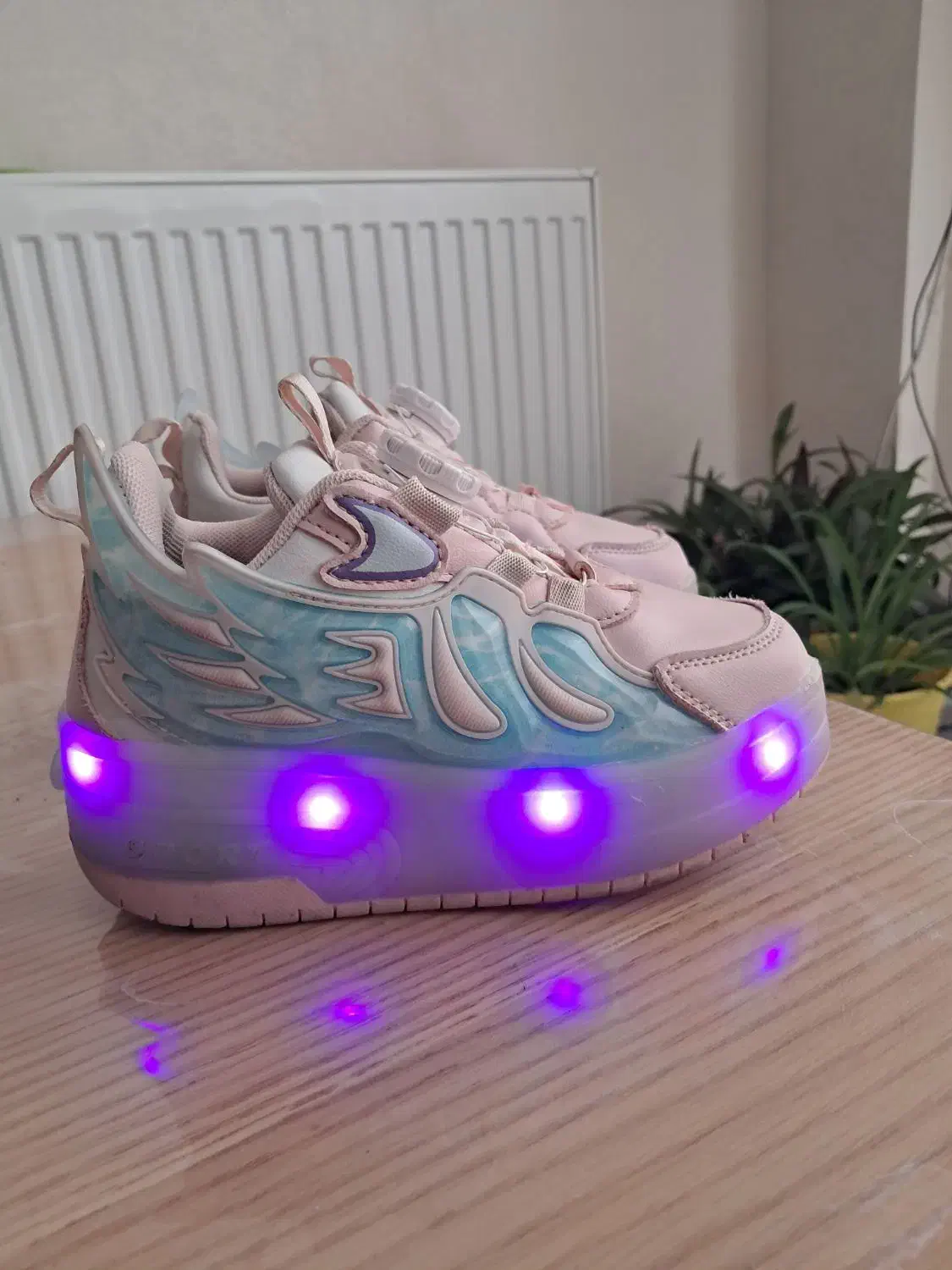 کفش اسکیتی وارداتی|دوچرخه، اسکیت، اسکوتر|شیراز, میرزاکوچک خان|دیوار