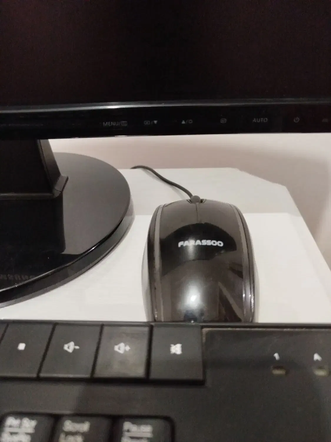 کامپیوتر|رایانه رومیزی|رزن, |دیوار