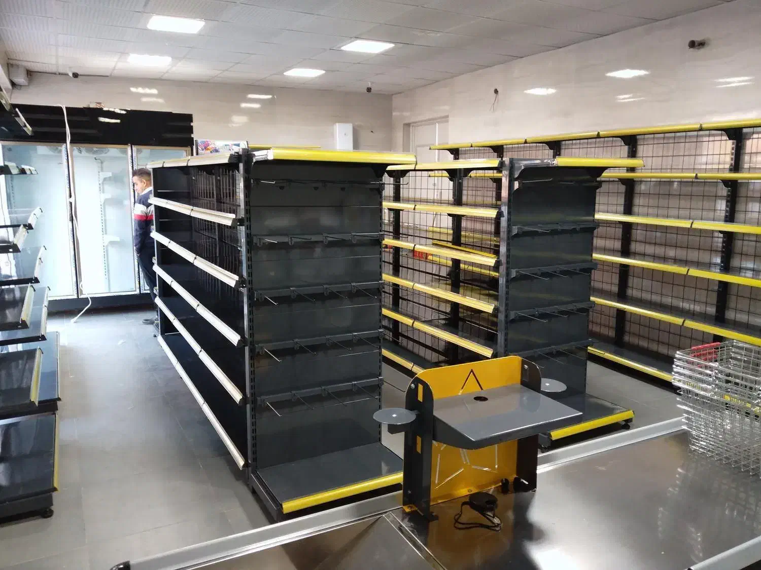 قفسه فلزی.قفسه دیواری.قفسه فروشگاهی.قفسه وسط مغازه|فروشگاه و مغازه|خرم‌آباد, |دیوار