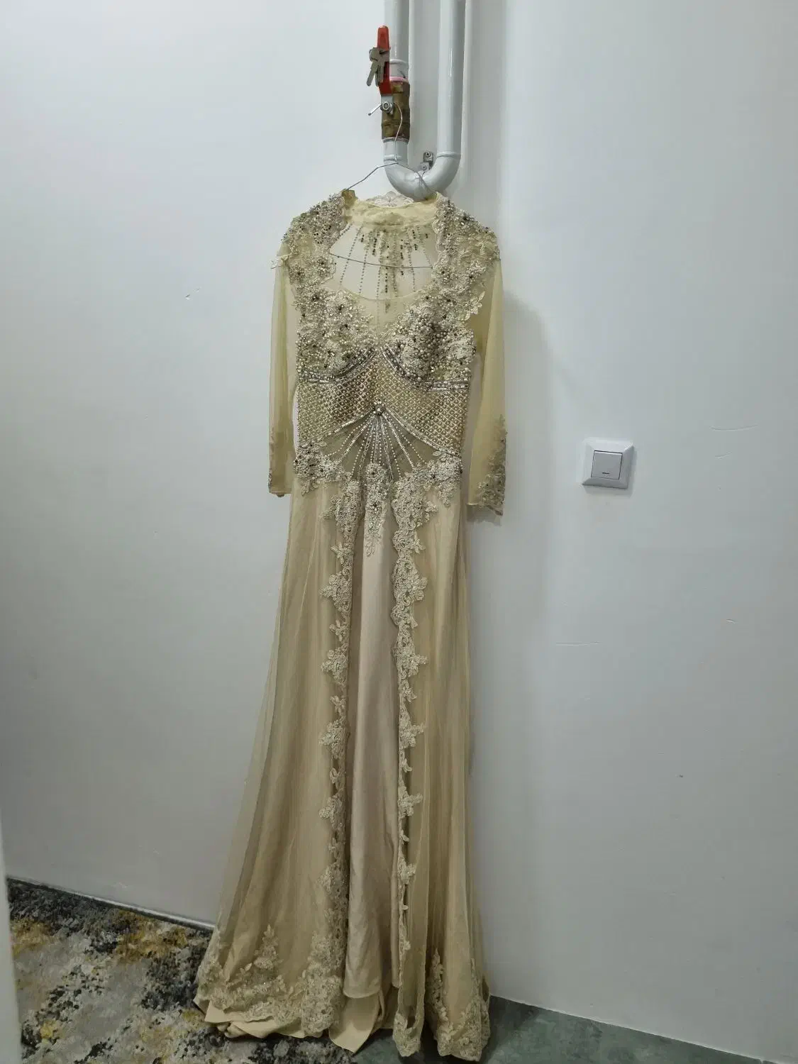 لباس مجلسی|لباس|علی‌آباد کتول, |دیوار
