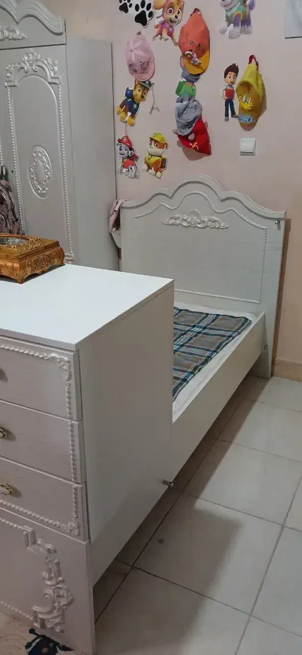 تخت وکمد در حد نو سالم|تخت و سرویس خواب|کهریزک, |دیوار