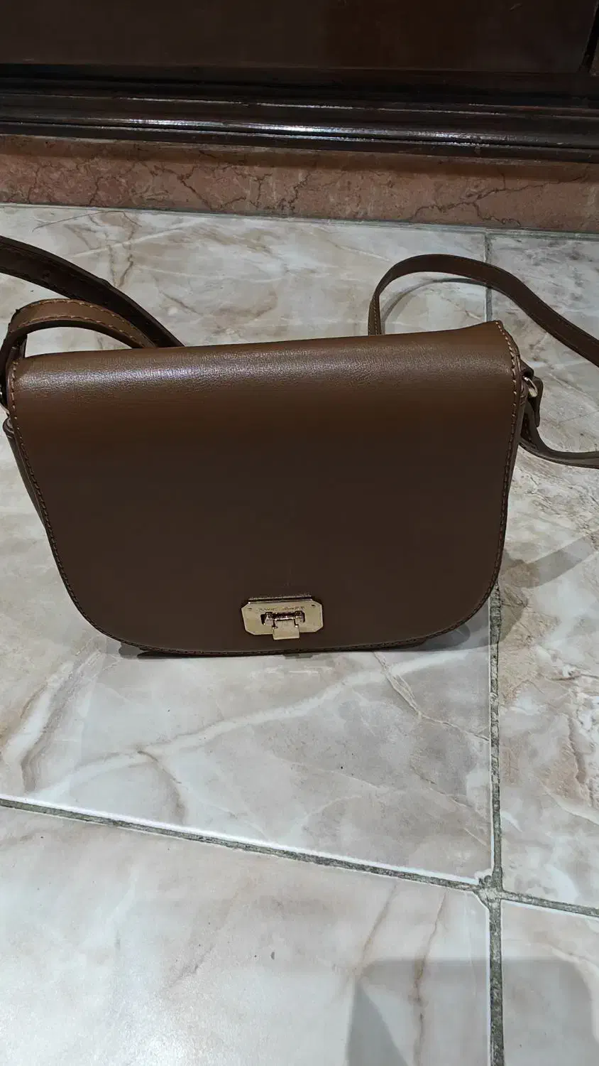 کیف|کیف، کفش، کمربند|آمل, |دیوار