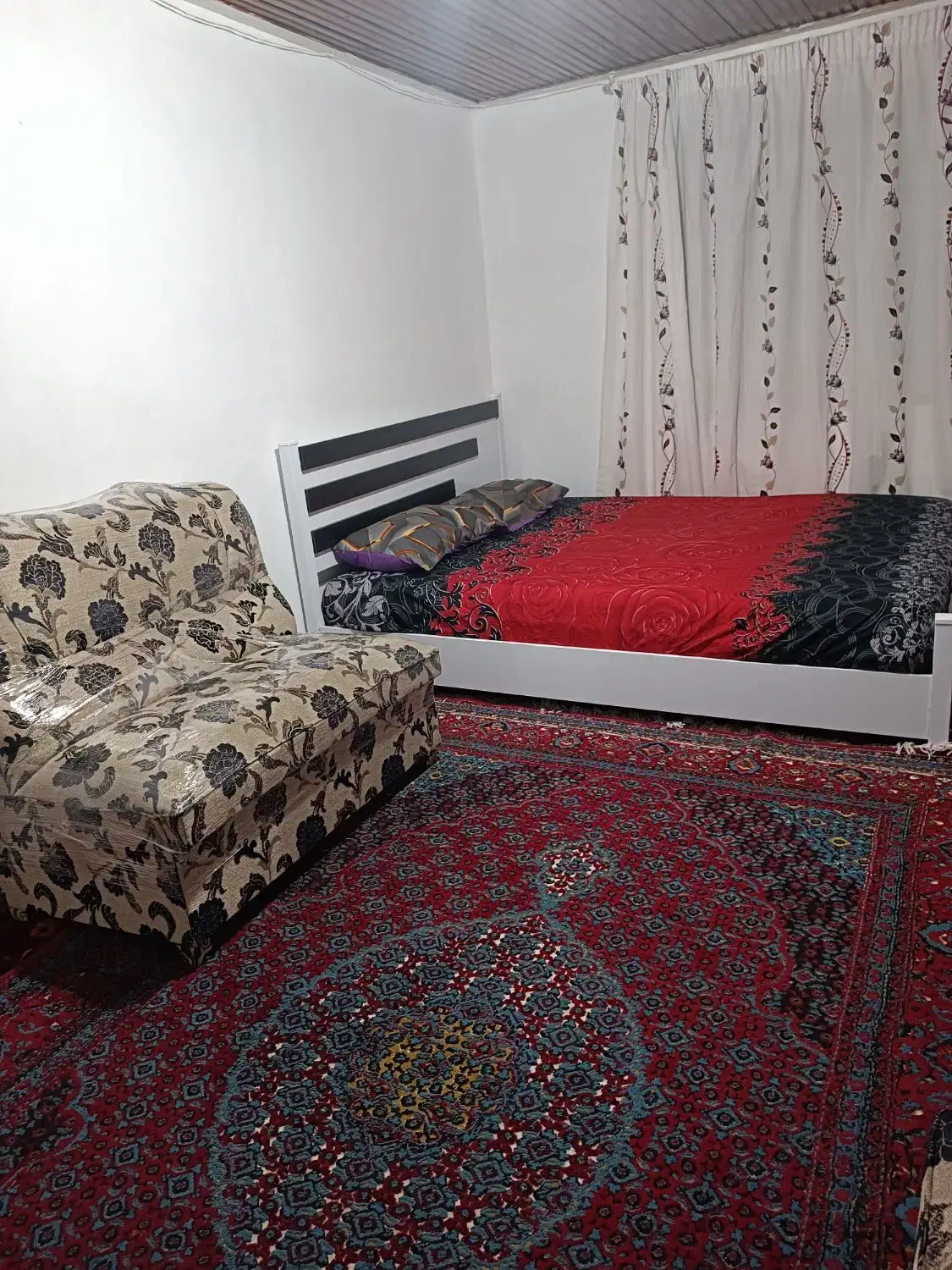 اجاره خونه مادر بزرگه هزارتا قصه داره|اجارهٔ کوتاهمدت آپارتمان و سوئیت|بندر انزلی, طالب آباد|دیوار