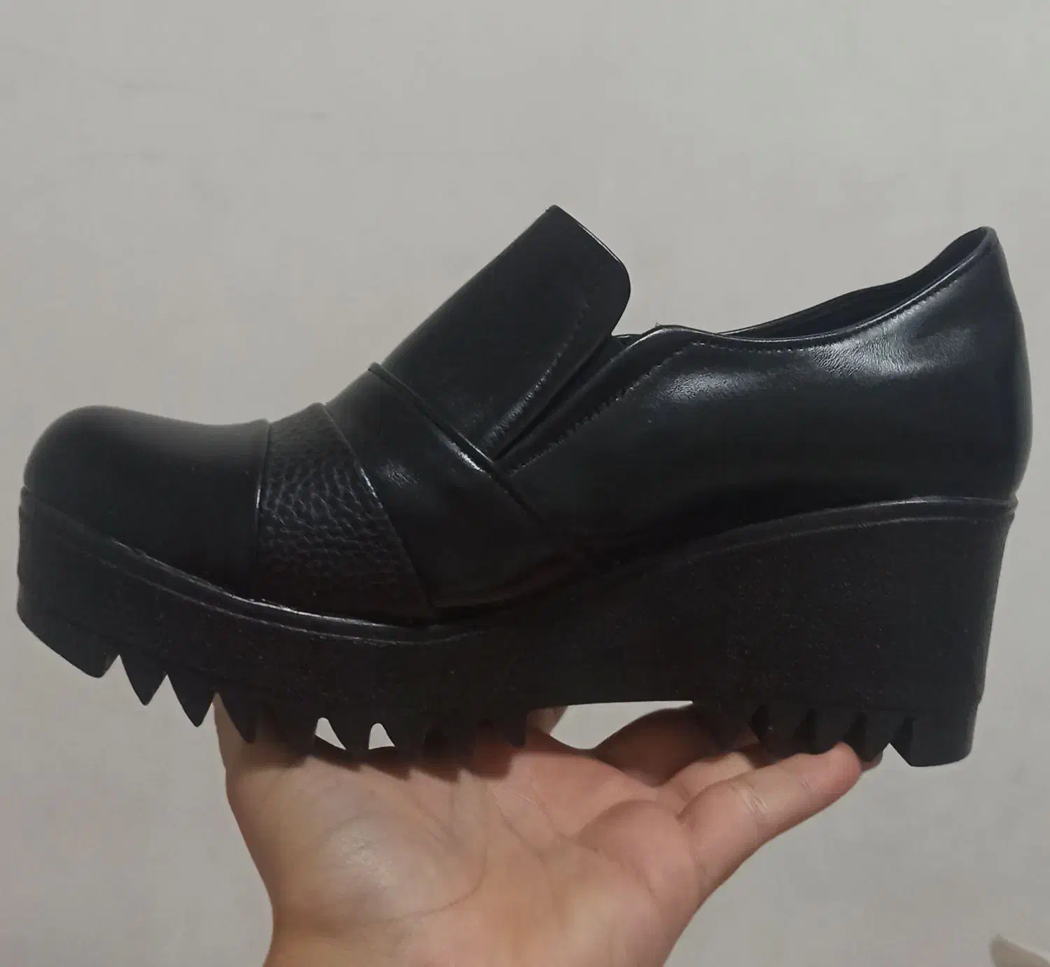 کفش نو|کیف، کفش، کمربند|اشنویه, |دیوار