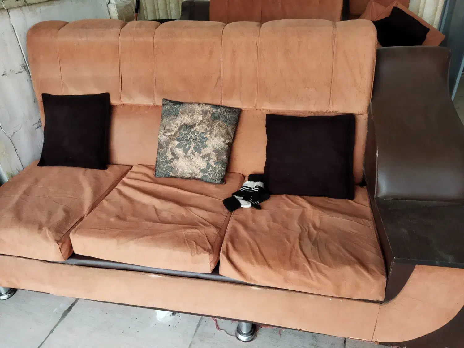 مبل|مبلمان خانگی و میز عسلی|زبرخان, |دیوار