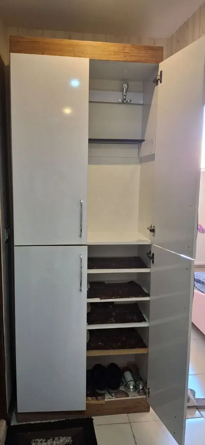 جاکفشی|جاکفشی، کمد، دراور|فولادشهر, فولادشهر|دیوار