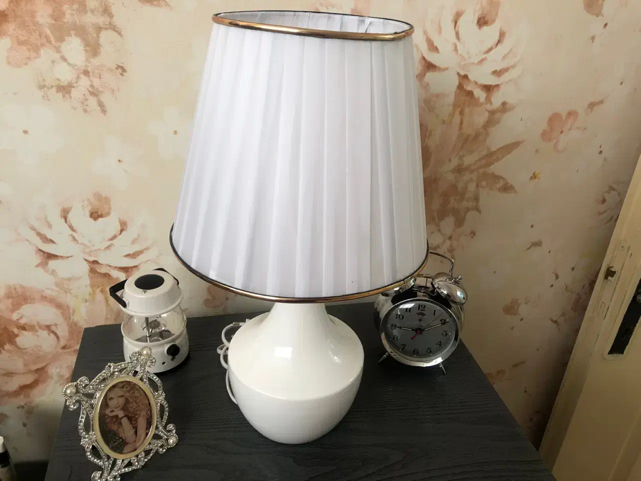اباژور رو میزی(رومیزی) سفید|چراغ خواب و آباژور|مشهد, هنرور|دیوار