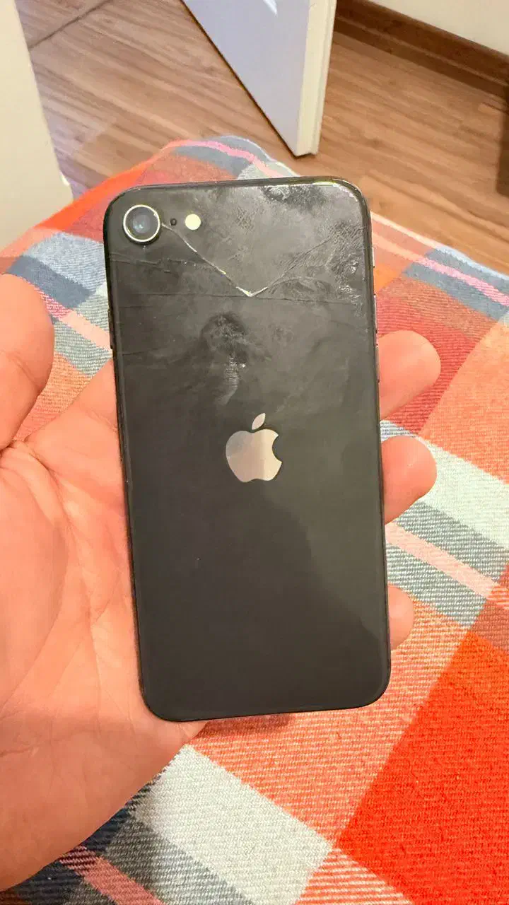 Iphone se 2022 128 GB|موبایل|تهران, استاد معین|دیوار