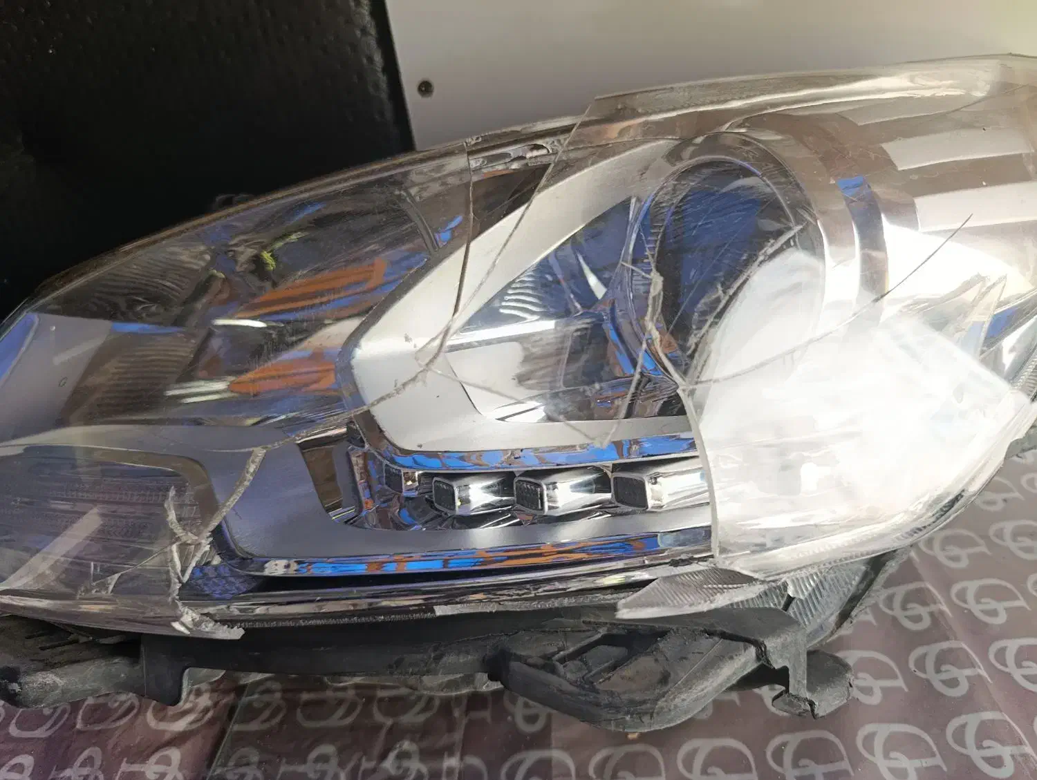 شفاف سازی و احیای چراغ انواع خودرو ایرانی و خارجی|خدمات موتور و ماشین|رشت, حومه رشت|دیوار