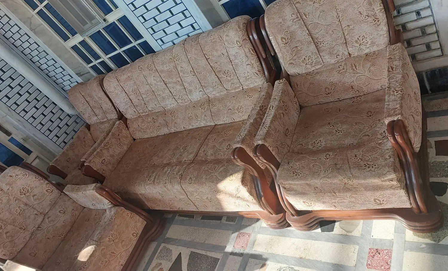 فروش مبل ۷ نفره به همراه میز جلو مبلی و میز عسلی|مبلمان خانگی و میز عسلی|اندیمشک, |دیوار