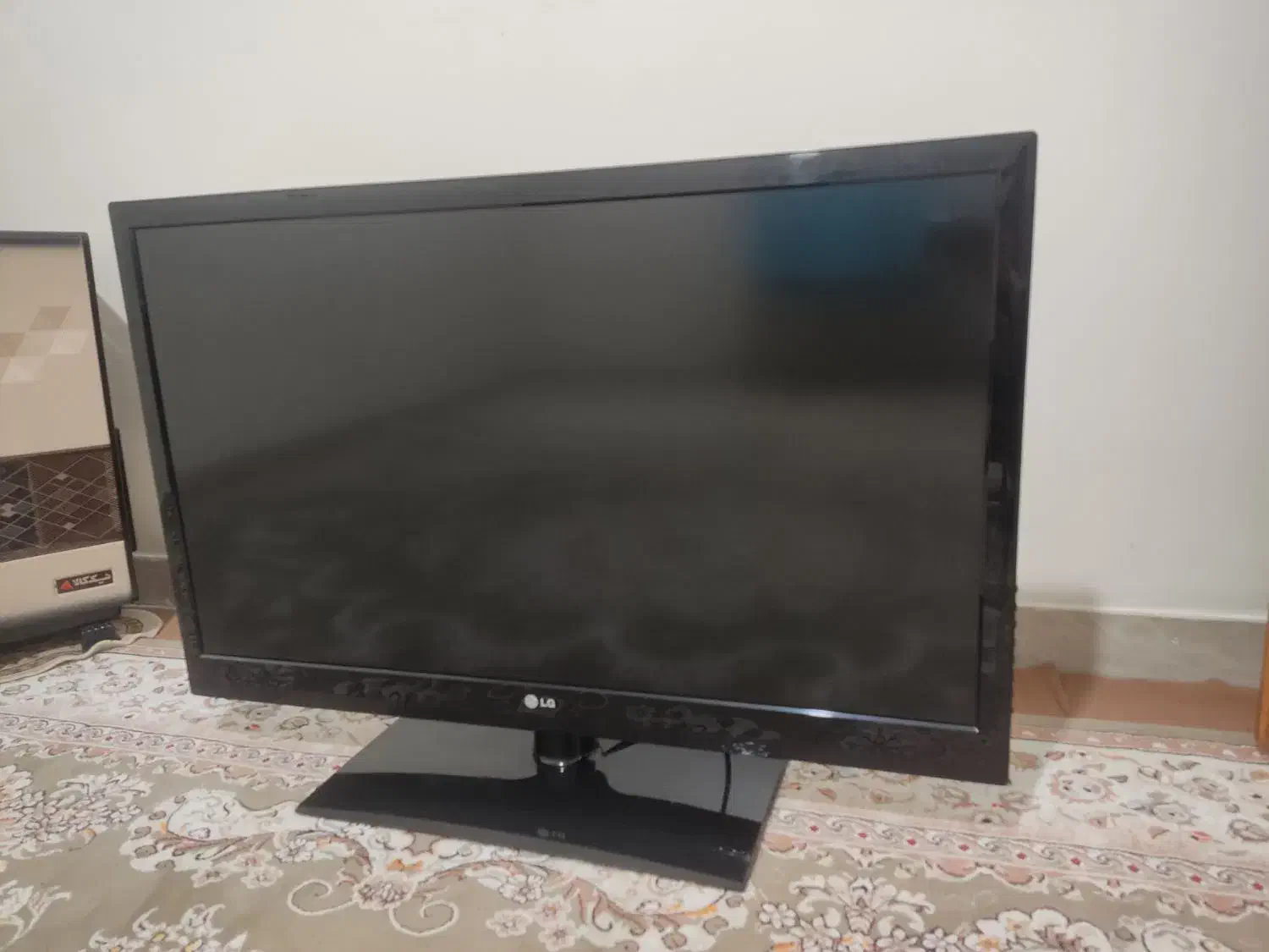 تلوزیون42اینچ ال ای دی|تلویزیون و پروژکتور|نهاوند, |دیوار