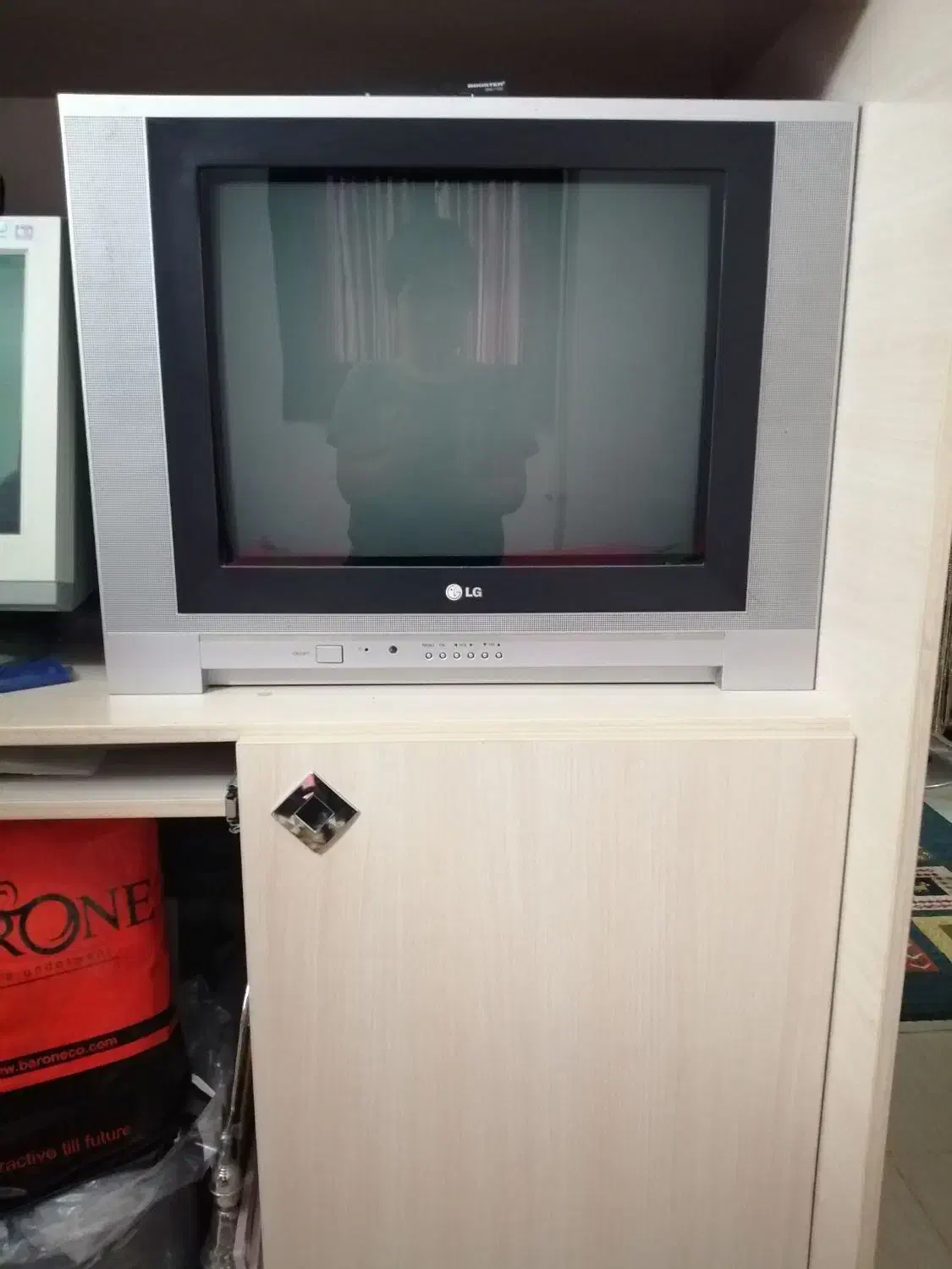 تلویزیون 29 اینچ ال جی کاملا نو|تلویزیون و پروژکتور|گرگان, |دیوار