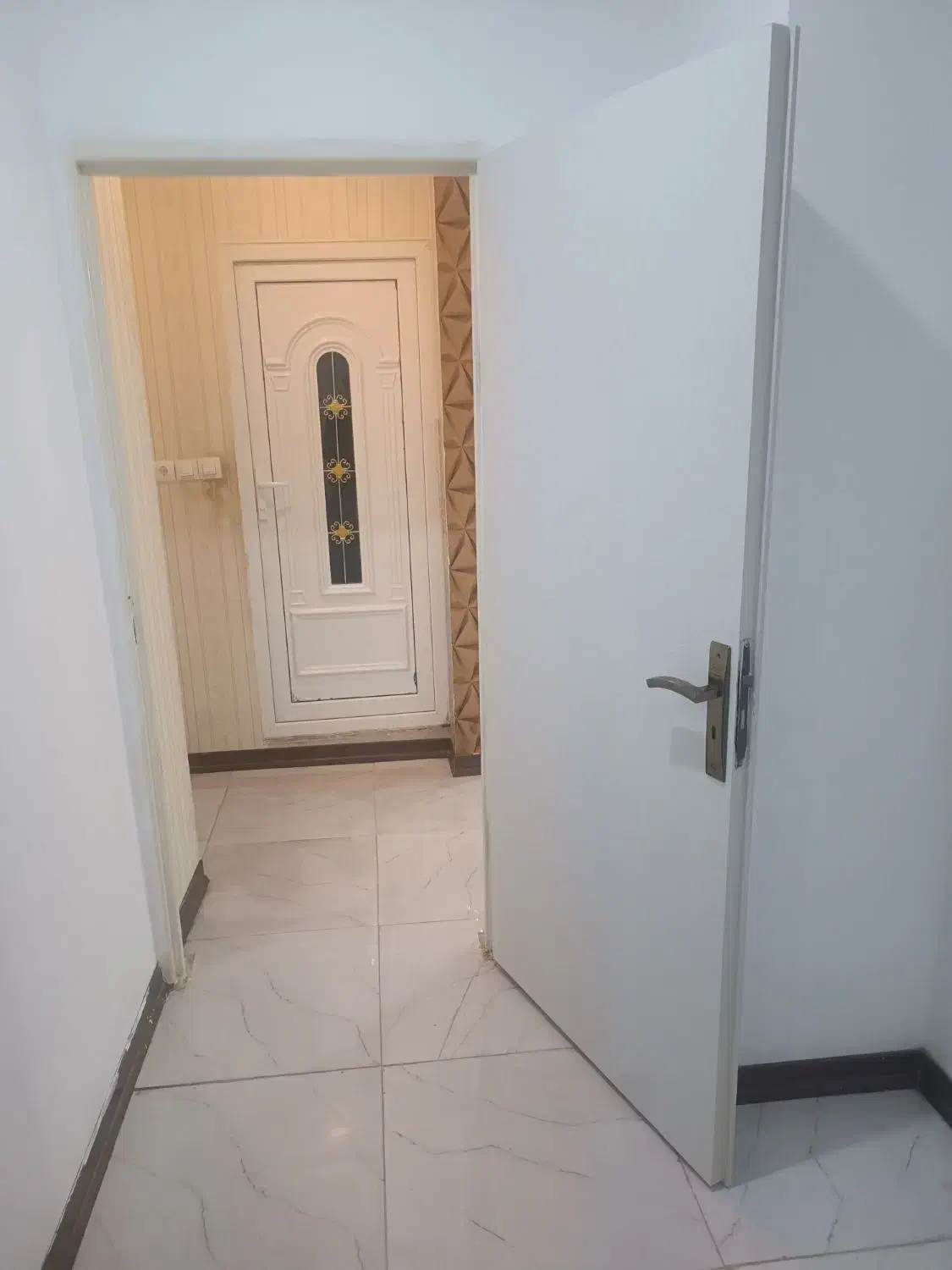 تعمیرات کابینت وکمد دیواری مبلمان میز صندلی و چوب|خدمات پیشه و مهارت|اهواز, کوی منابع طبیعی|دیوار