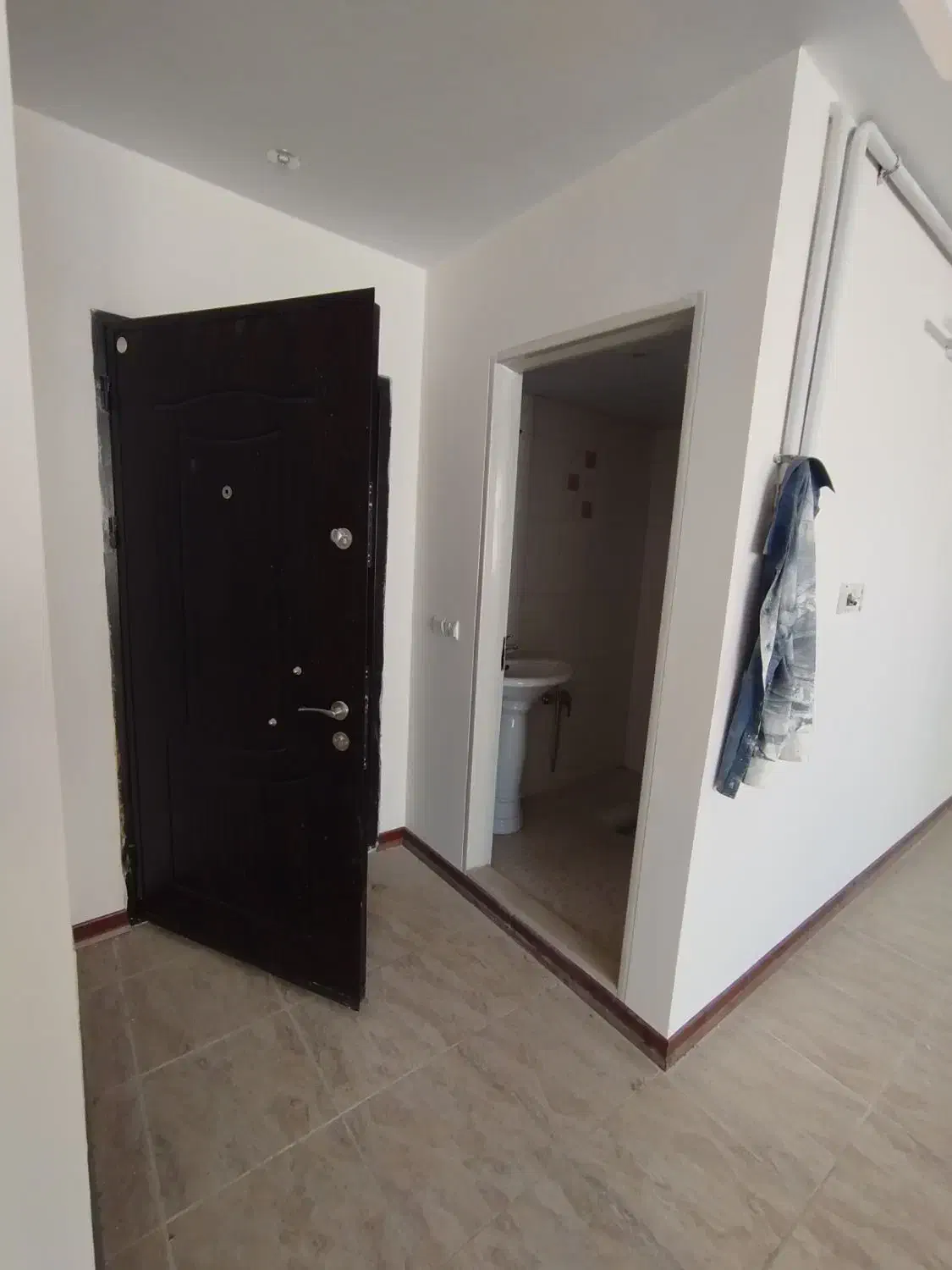 فروش واحد کلید اول پلاک سوم گلسرخی|فروش آپارتمان|بروجرد, |دیوار