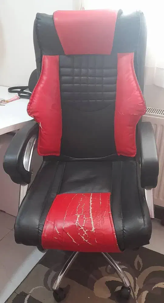 یک عددتخت نوجوان دوعدد صندلی|تخت و سرویس خواب|نجف‌آباد, ویلاشهر|دیوار