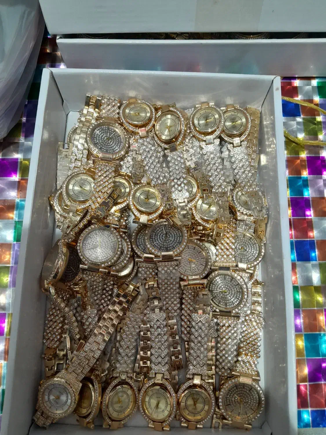 ۲۰۰دستگاه ساعت در تنوع مختلف بند فلزی و چرمی|ساعت|اردبیل, |دیوار