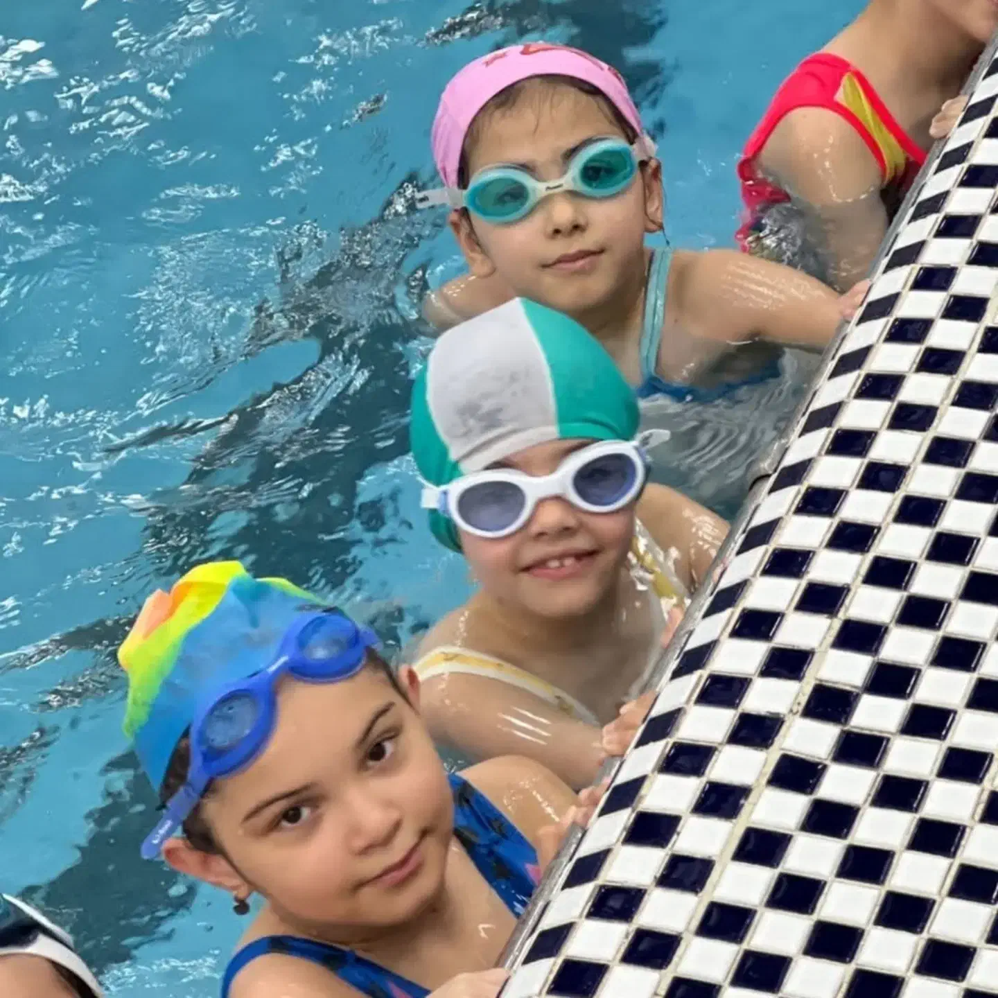 آموزش شنا کاملا تخصصی و تضمینی|خدمات آموزشی|سنندج, |دیوار