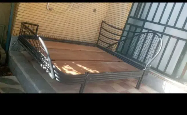 تخت فرفوژه ۲ نفره سالم و محکم|تخت و سرویس خواب|شیراز, کوشک بیدک|دیوار