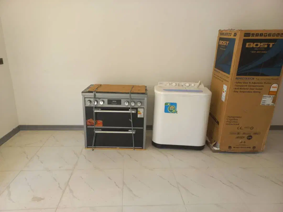 یخچال،گاز طرح فر سر صفحه ای،ماشین لباسشویی دوقلو|ماشین لباسشویی و خشک‌کن لباس|اندیکا, |دیوار