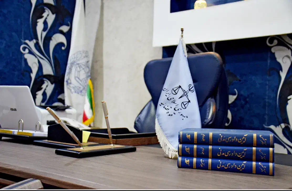 منشی دفتر وکالت|استخدام اداری و مدیریت|نجف‌آباد, دانش|دیوار