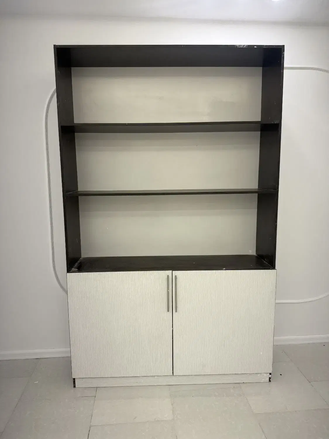 کتابخانه|کتابخانه، شلف، قفسههای دیواری|کرج, اصفهانیها|دیوار