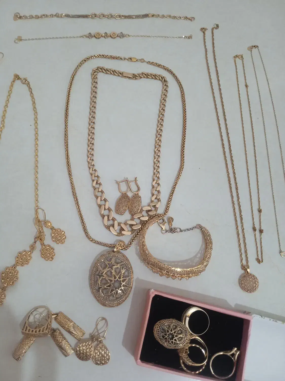 طلا شامل سرویس و نیم ست و سایر، فروش فوری، 5درصد|جواهرات|بجنورد, |دیوار