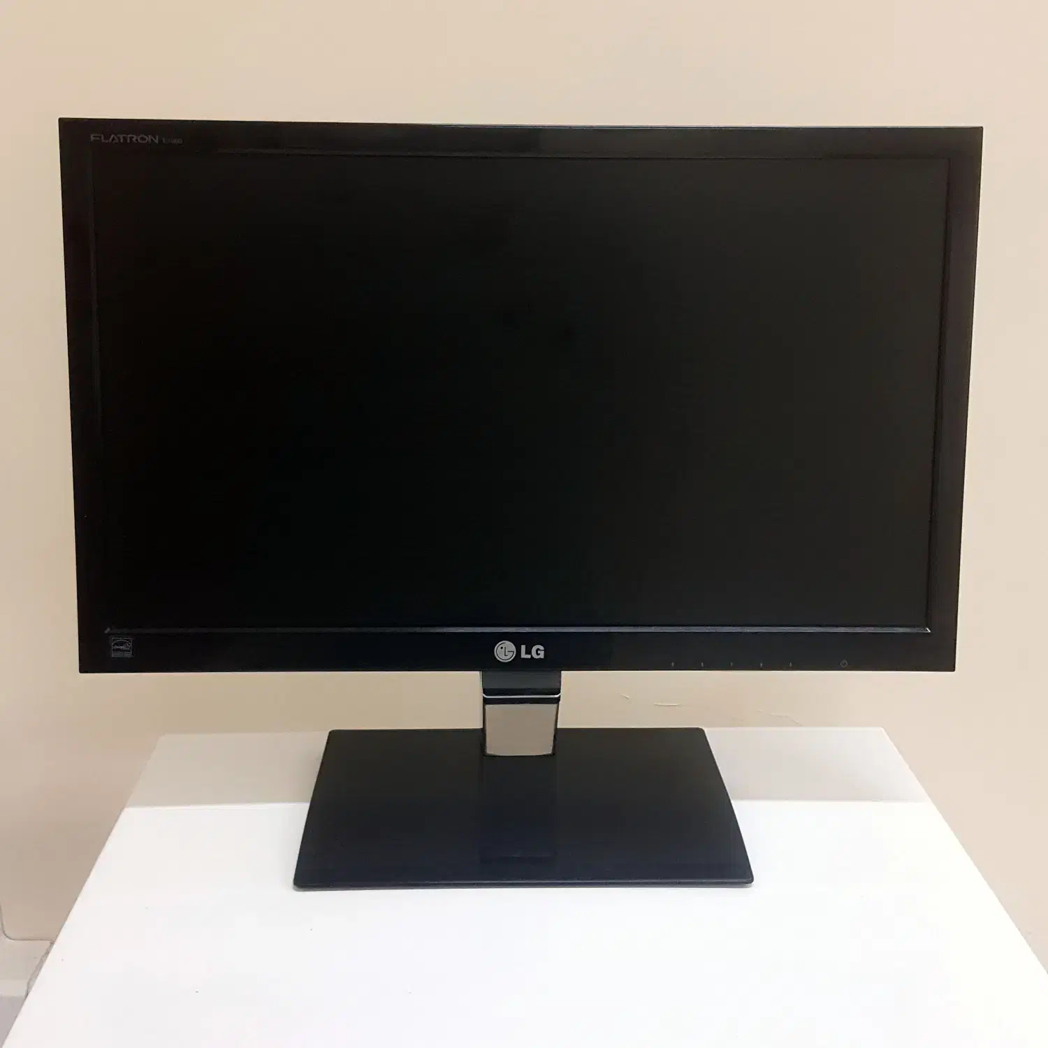 مانیتور ال جی 19 اینچ LG|قطعات و لوازم جانبی رایانه|بوشهر, |دیوار