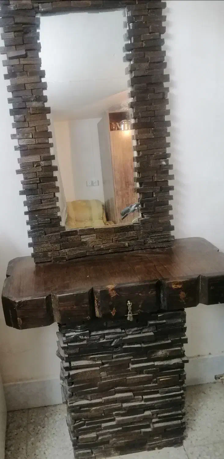 اینه قدی چوبی با پایه (سنتی)|آینه|اصفهان, سپاهانشهر|دیوار