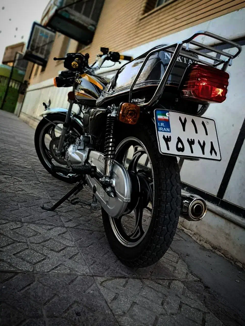 نیکتاز|موتورسیکلت|نی‌ریز, |دیوار