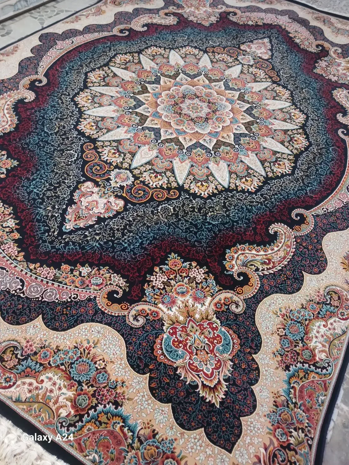 دوعددقالی ۹متر۷۰۰شان تمیز جنس تمام نخ|فرش|ورامین, ریحان آباد|دیوار