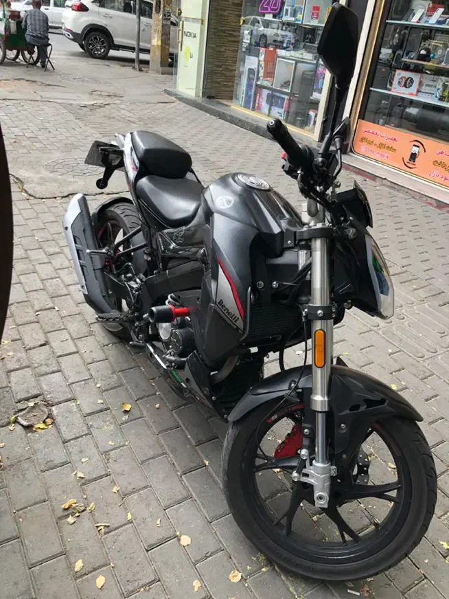 بنلی ۱۸۰s در حد خشک|موتورسیکلت|تبریز, |دیوار