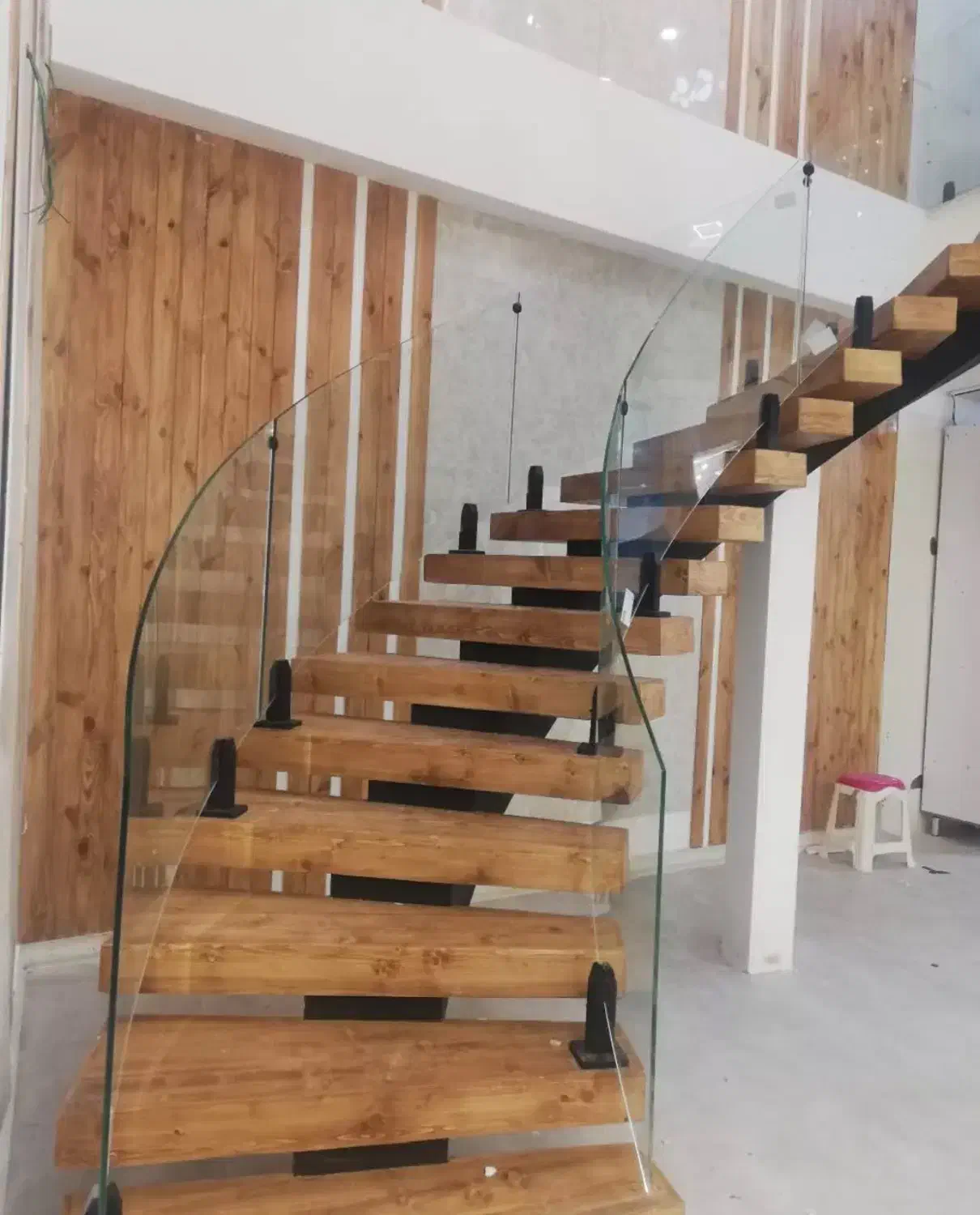 شیشه سکوریت جانپناه پله شیشه ای درب های اتومات|خدمات پیشه و مهارت|رامسر, |دیوار