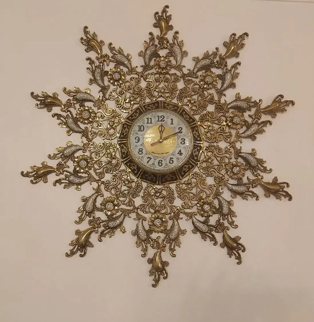 ساعت دیواری|ساعت دیواری و تزئینی|خوی, |دیوار