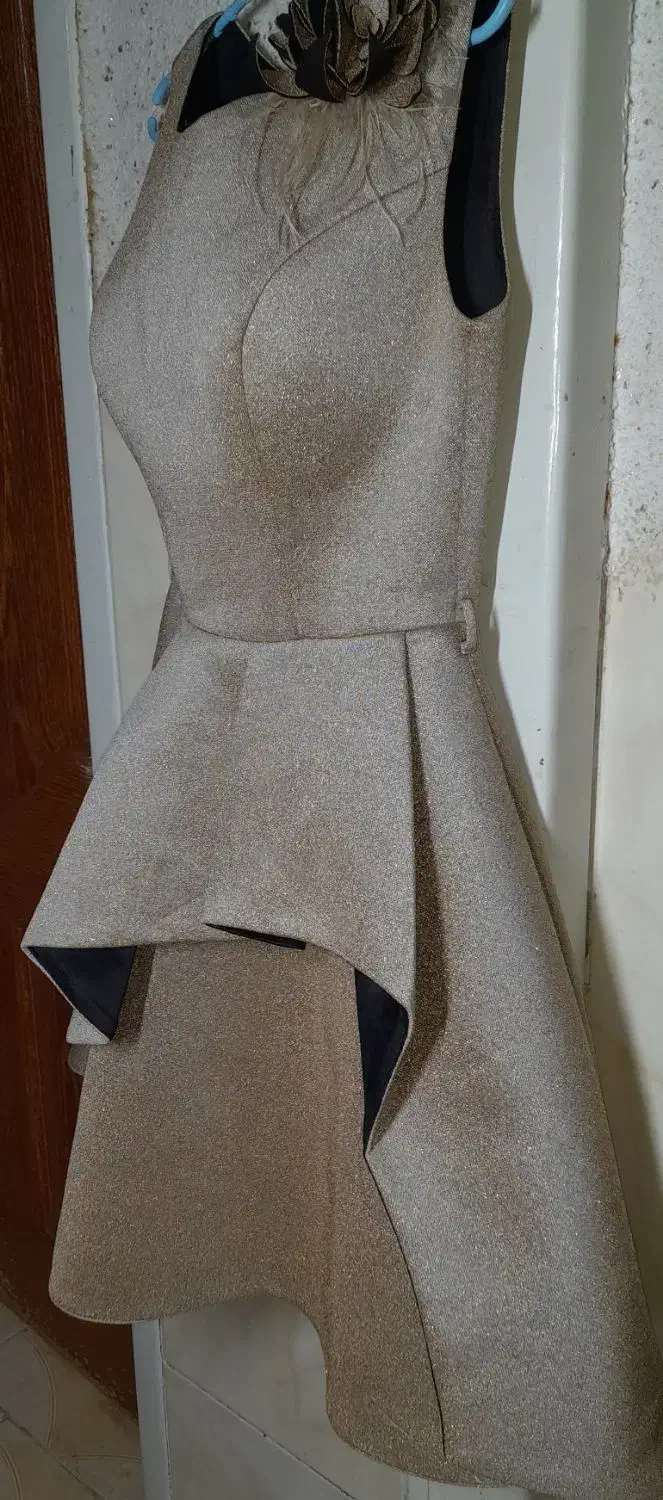 لباس مجلسی|لباس|مهریز, |دیوار