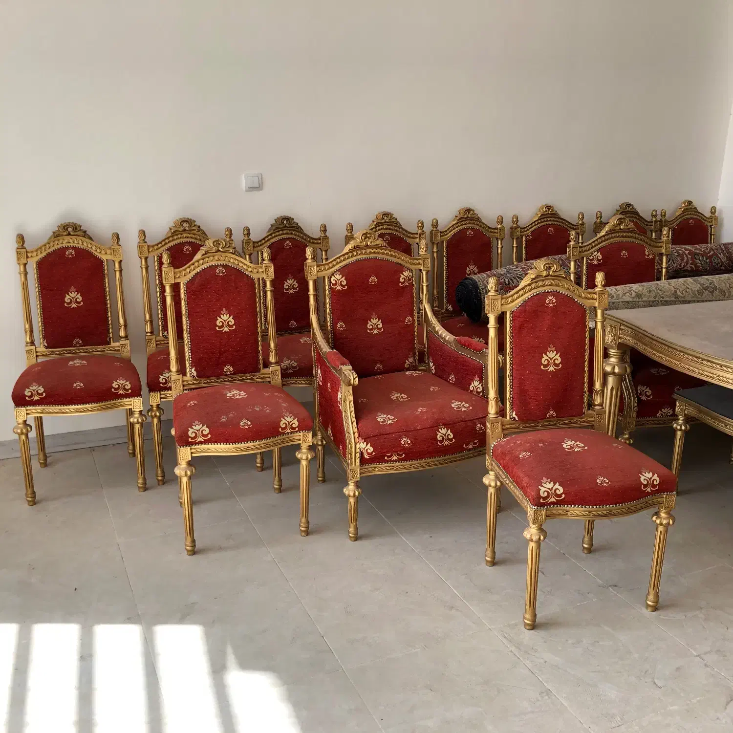 ست کامل مبلمان سلطنتی|مبلمان خانگی و میز عسلی|کرمان, |دیوار