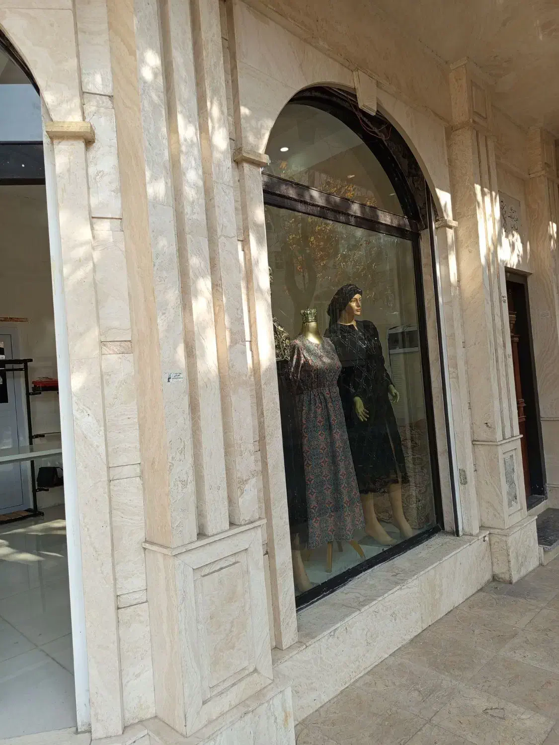 مزون زنانه دوز|لباس|بومهن, |دیوار