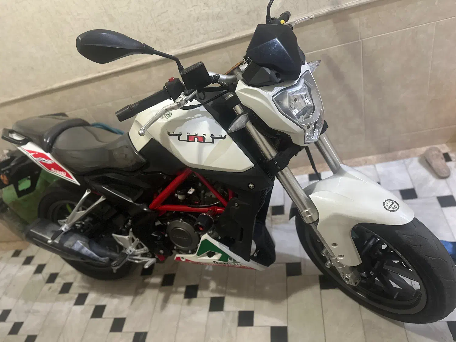 موتور بنلی ۲۵۰ کارکرد ۱۷ عدد. پالس. ان اسns.آپاچی.|موتورسیکلت|کاشان, ولیعصر|دیوار