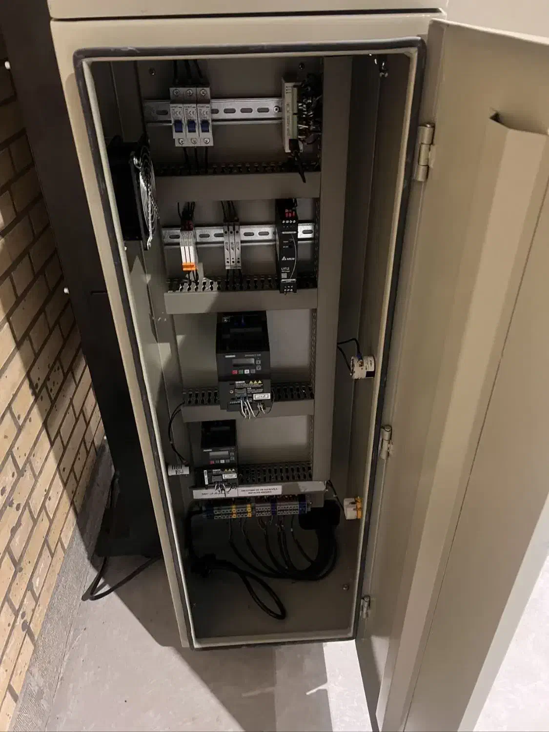 دستگاه بسته بندی نیمه اتوماتیک ساخت اصفهان پک|ماشین‌آلات صنعتی|اصفهان, محمودآباد|دیوار