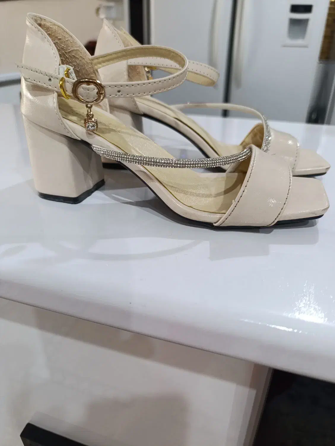 کفش|کیف، کفش، کمربند|لردگان, |دیوار