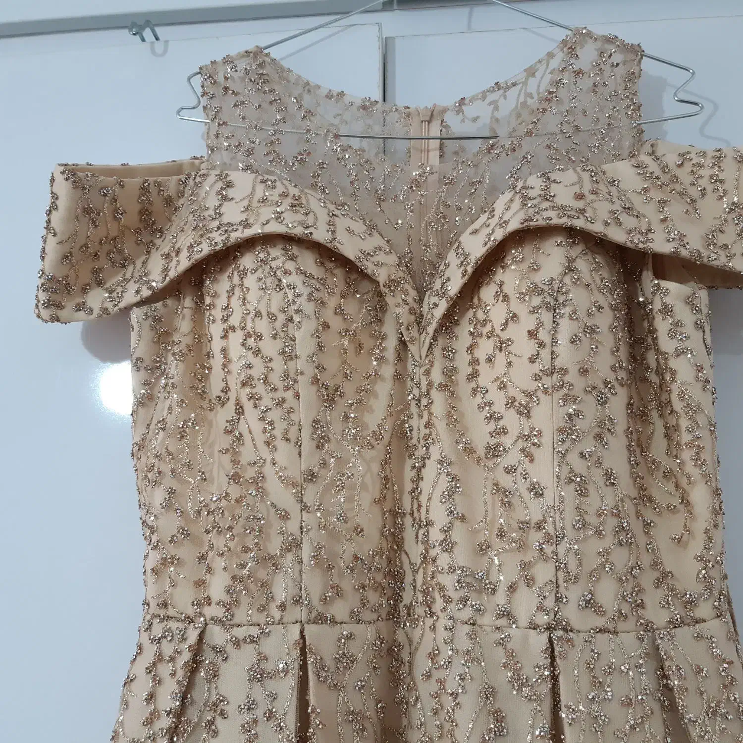 لباس مجلسی|لباس|بهار, |دیوار