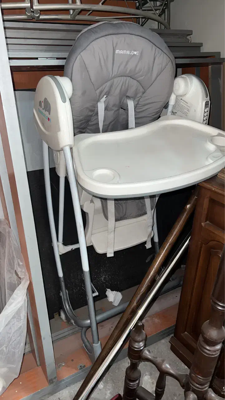 صندلی غذا موزیکال و تاب هم داره|تخت و صندلی بچه|تهران, زعفرانیه|دیوار