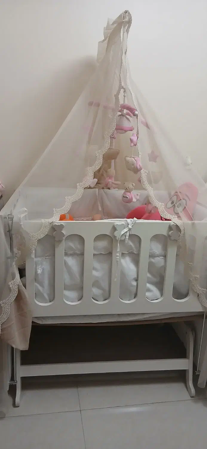 تخت کنارمادرکریر سبدی حمل نوزادشیک|تخت و صندلی بچه|تهران, جوانمردان (اندیشه)|دیوار