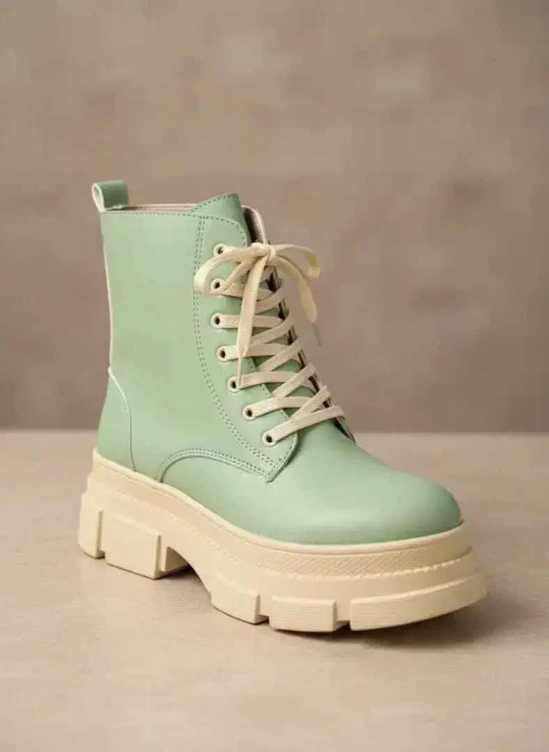 نیم بوت زنانه اسپورت|کیف، کفش، کمربند|کرج, فاز ۴ مهرشهر|دیوار