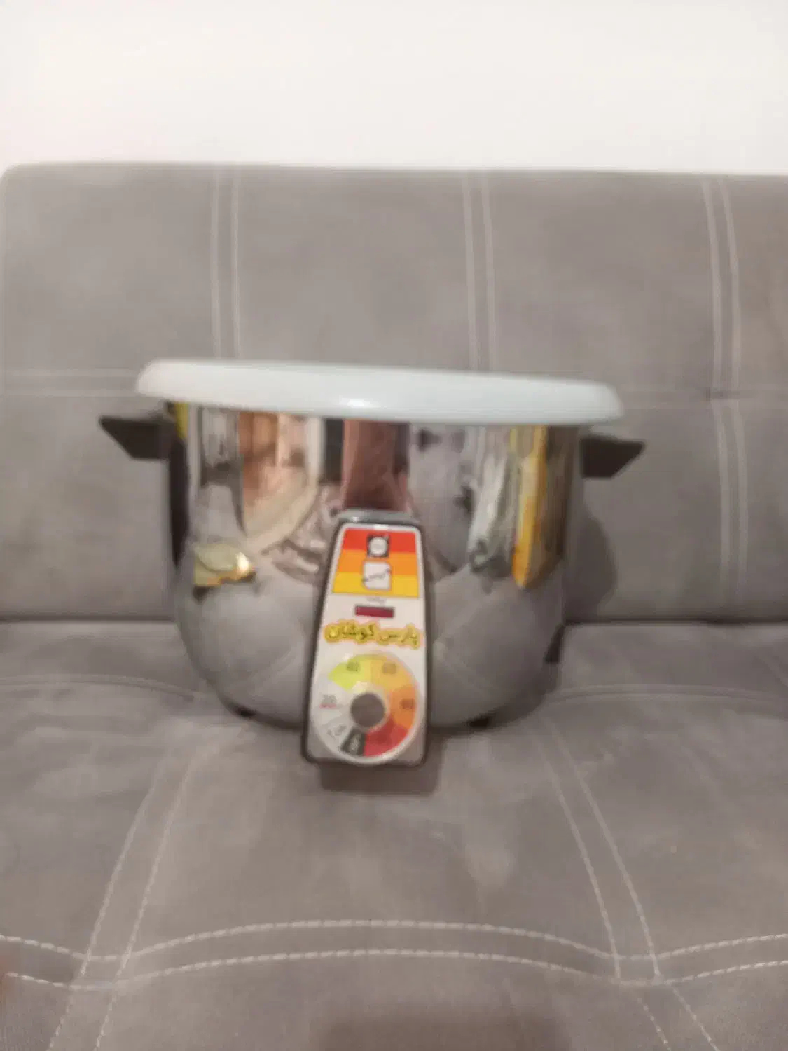 پلوپز و سرخ کن|ظروف پخت‌وپز|شفت, |دیوار