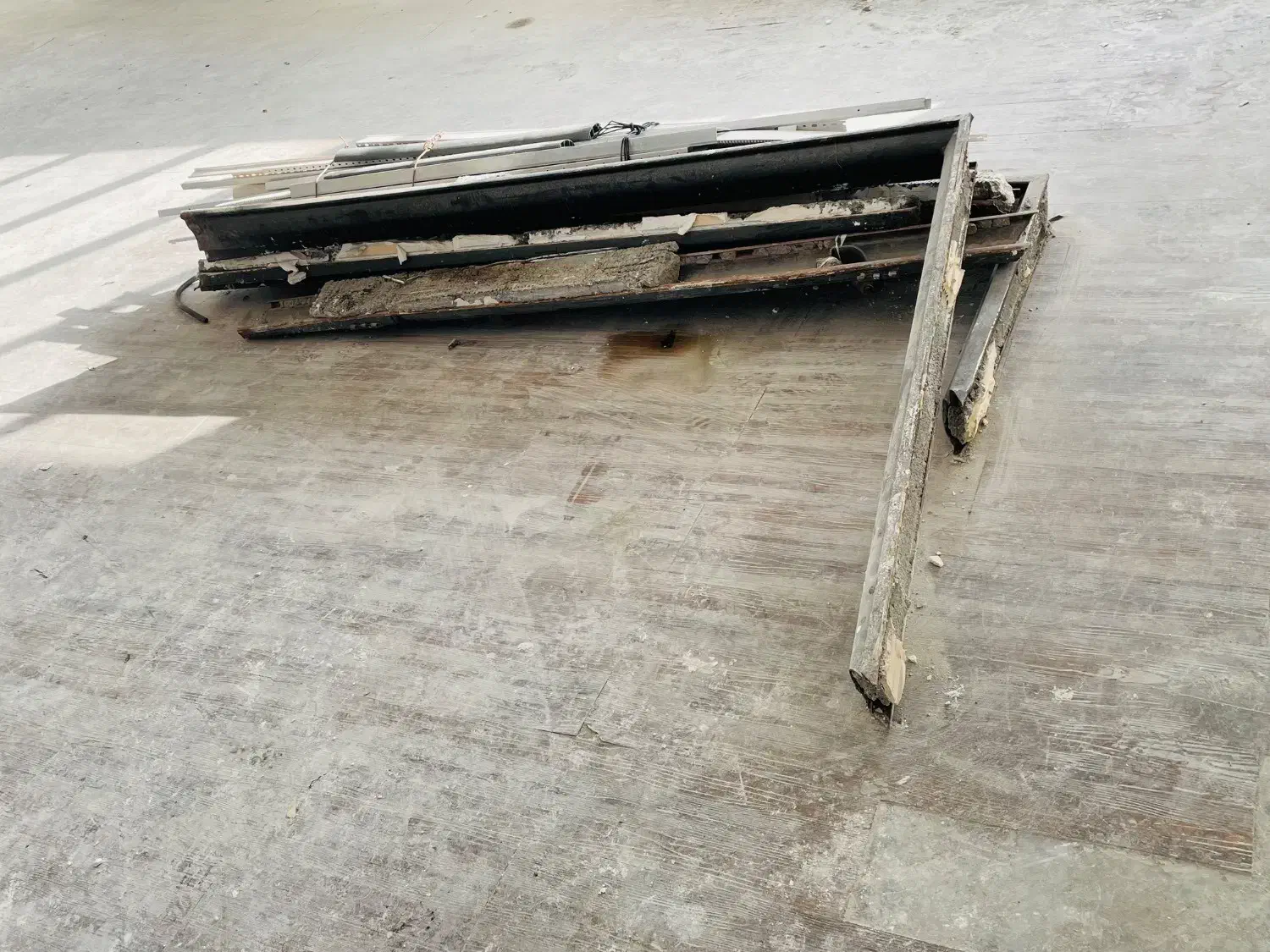 فروش درب اتاقی HDF همراه با چهارچوب آهنی دست دوم|مصالح و تجهیزات ساختمان|رشت, بلوار گیلان|دیوار