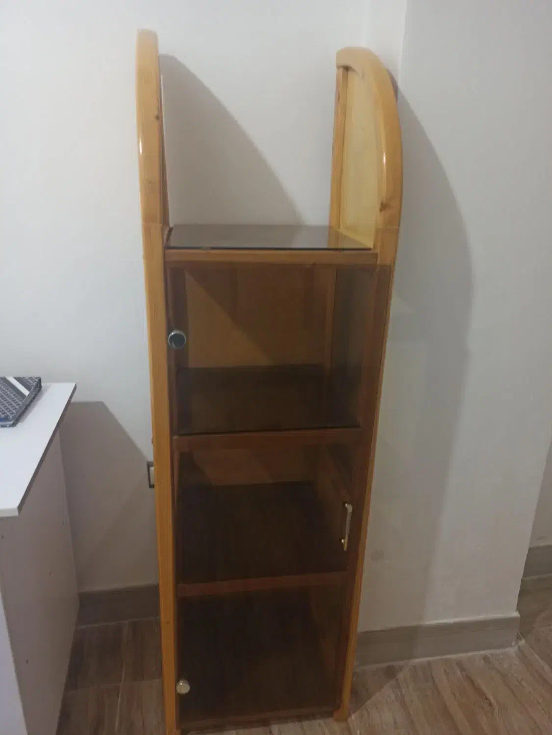 کمد چوبی شیشهای درجهیک|بوفه، ویترین، کنسول|الوند, |دیوار