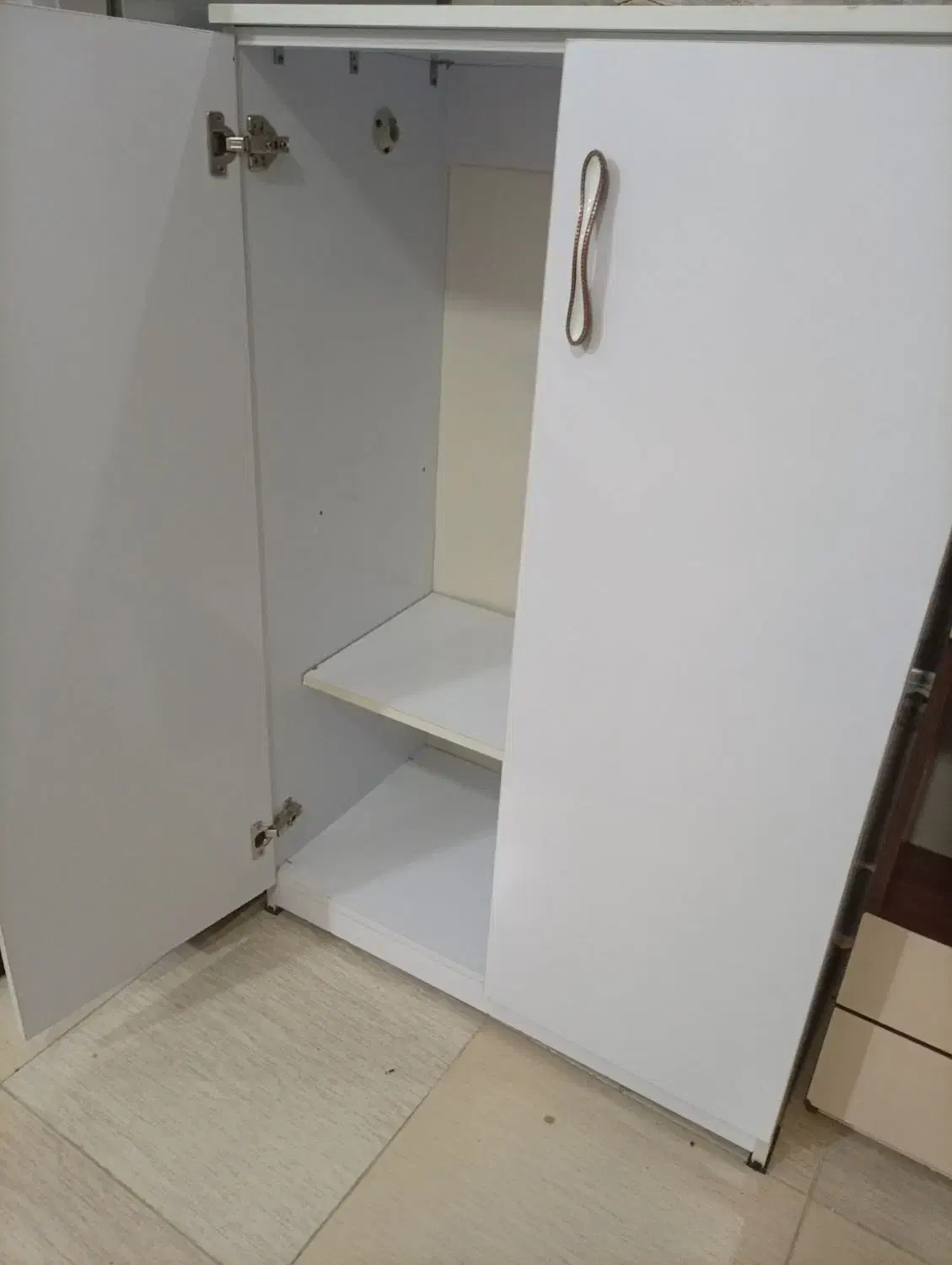 کمد|جاکفشی، کمد، دراور|برخوار, |دیوار