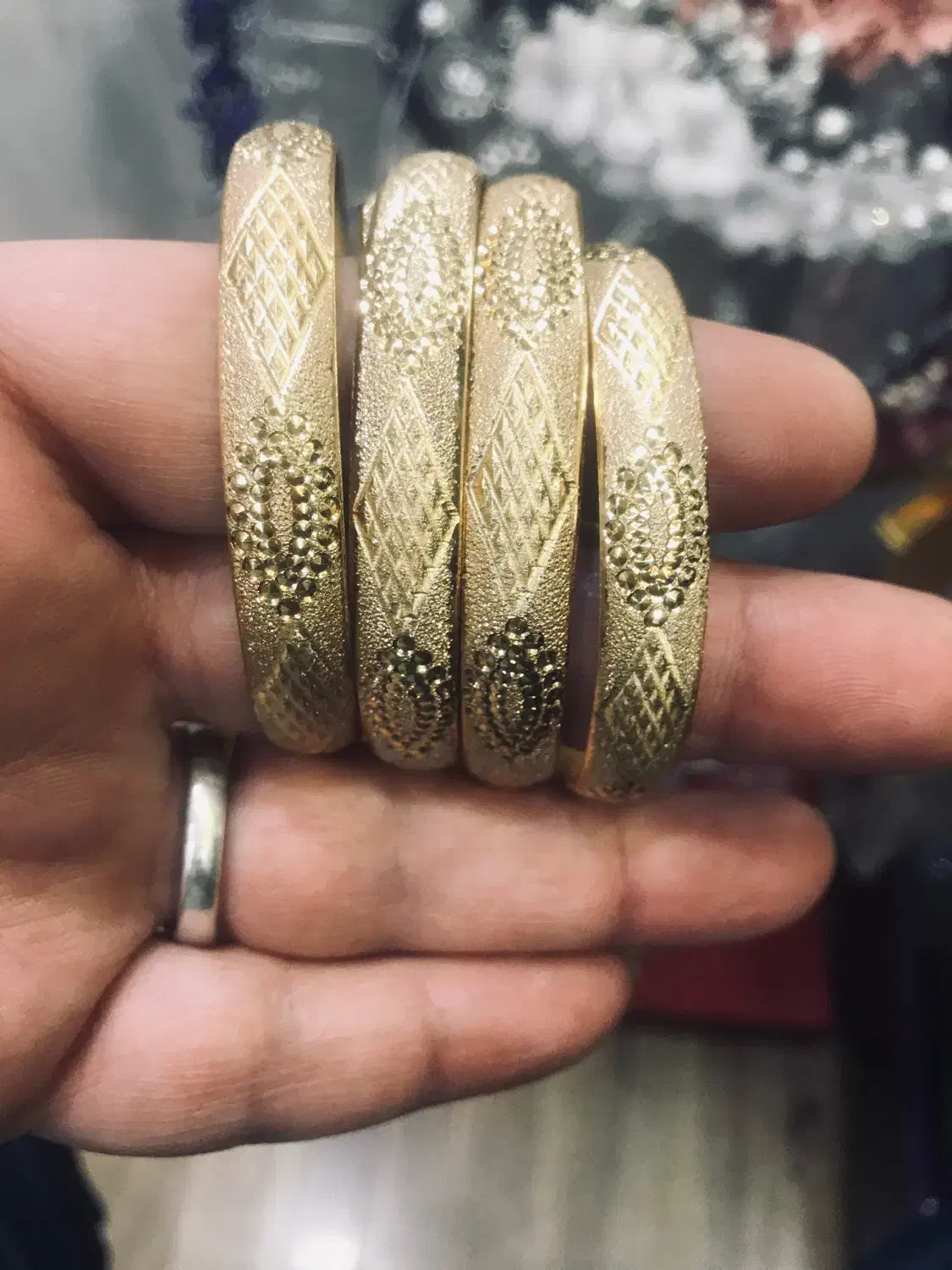 النگو|بدلیجات|شیراز, سینما سعدی|دیوار