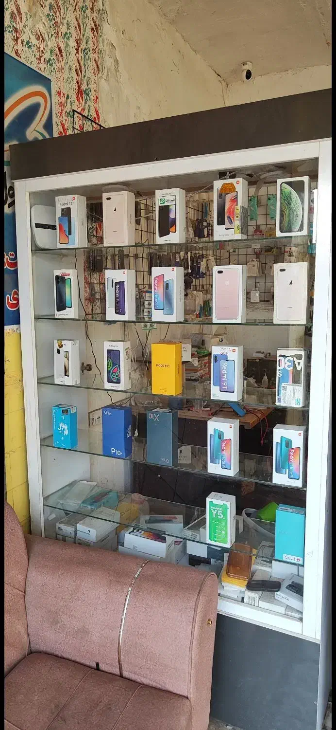 شاگرد واسه موبایل فروشی|استخدام رایانه و فناوری اطلاعات|زابل, |دیوار